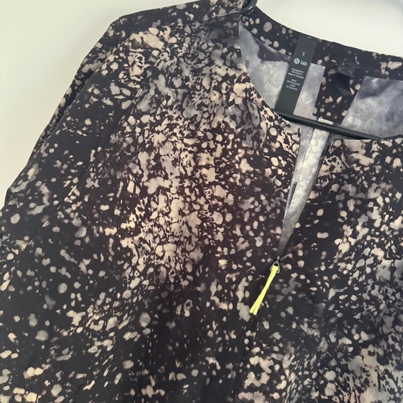 🆕✨ Lululemon LAB Ashta Henley Long Sleeve - Planet Surface Black Granite Multi - Picture 5 of 10
